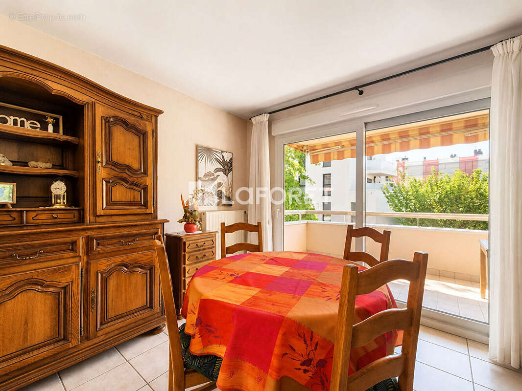 Challes-les-Eaux - Appartement T4 avec garage double, ascenseur et toutes commodités à pied - photo 4