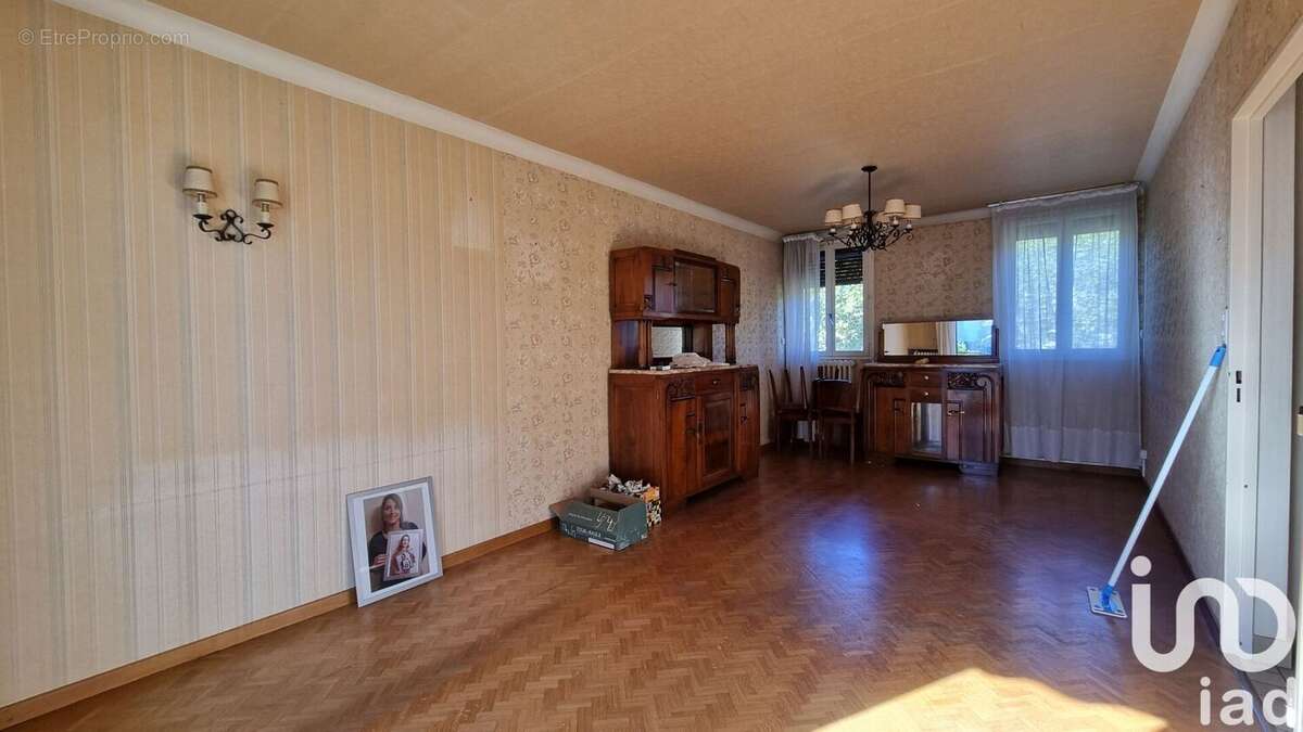 Photo 3 - Maison à ONET-LE-CHATEAU