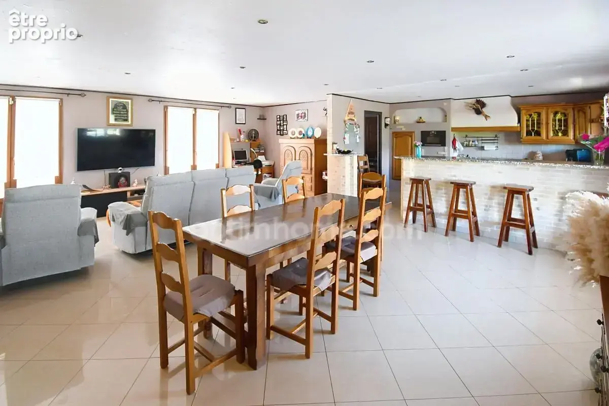 Maison plain pied 129m2 - 3 chambres - 2 garages - terrain 10 ares 45 - 2 terrasses - photo 2
