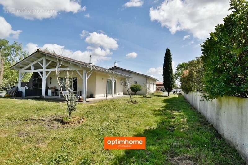 Maison à AMBARES-ET-LAGRAVE