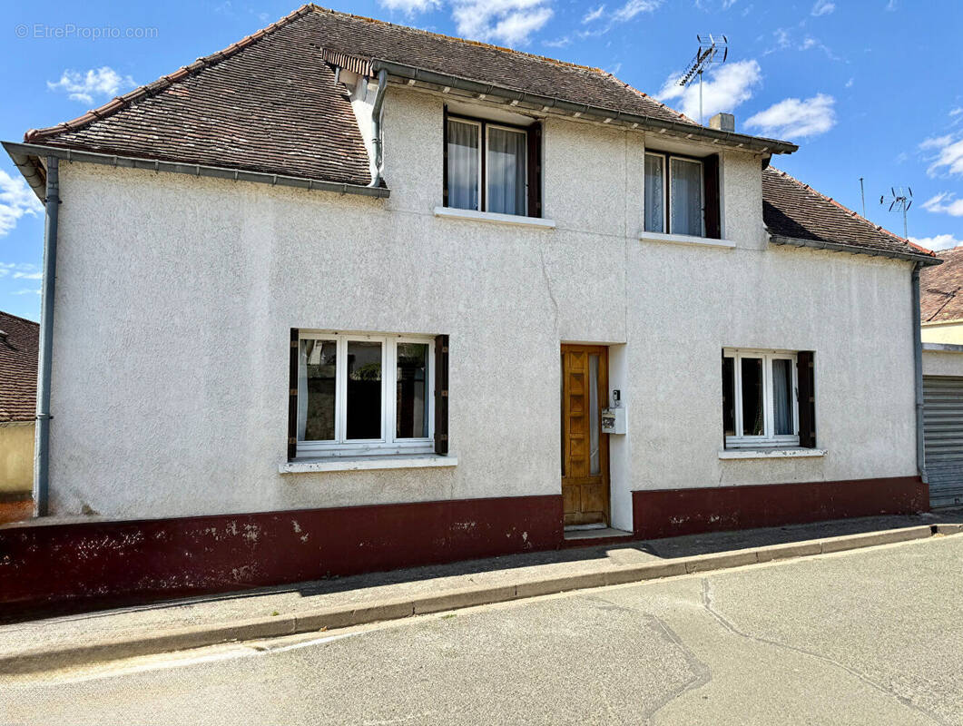 Maison à SAINT-REMY-SUR-AVRE