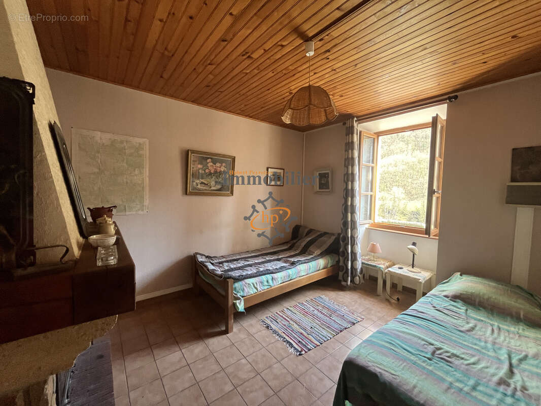 Sylvanès, vente maison avec jardin et garage. - photo 7
