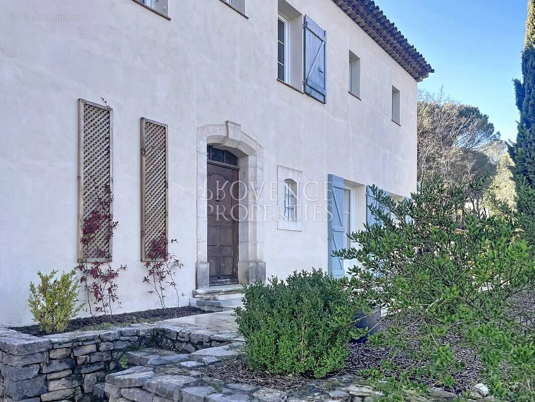 Élégante bastide d'inspiration aixoise sur les hauteurs de Tourves - photo 1