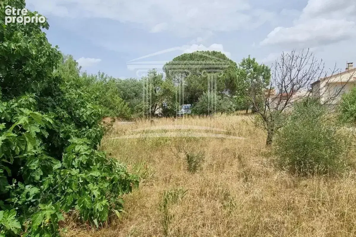 Terrain à SORGUES