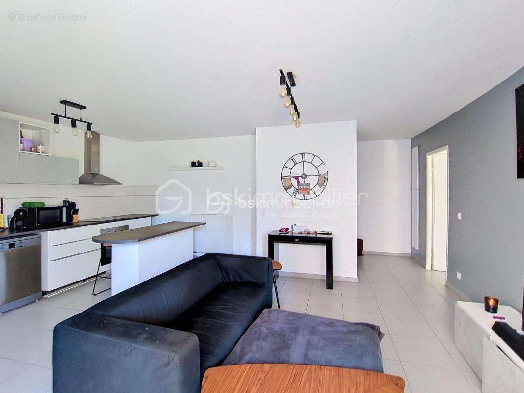 Beau T2 avec terrasse et garage - photo 3