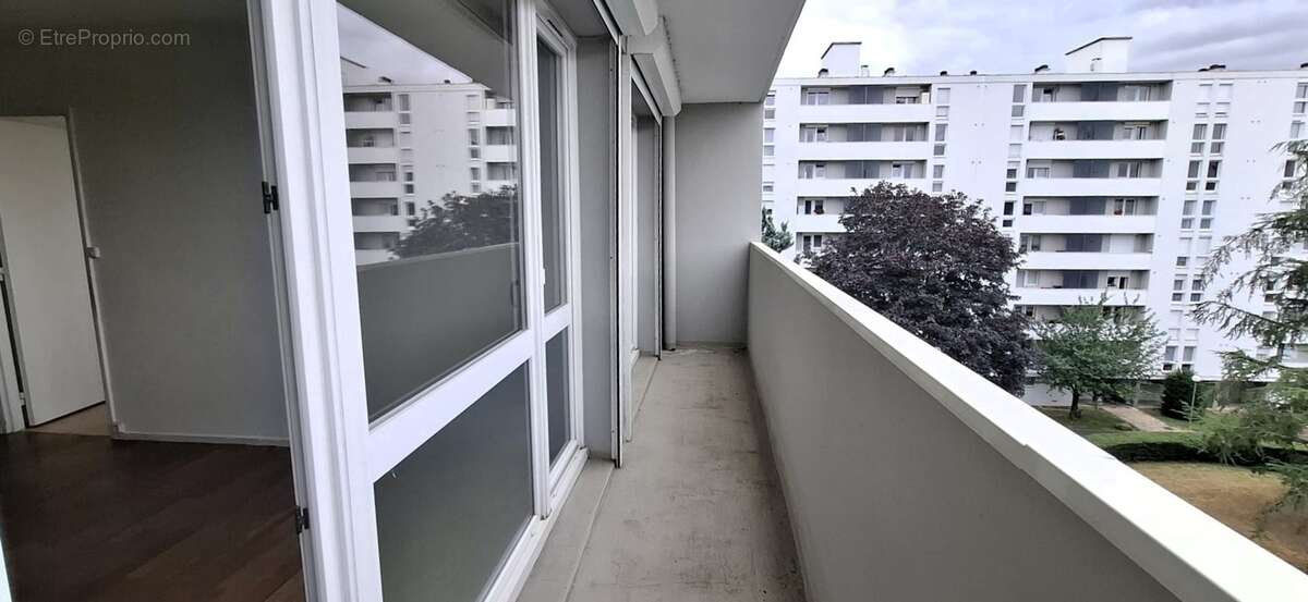 Appartement 2 pièces à vendre dans résidence recherchée avec Ascenseur, Quartier Remicourt SAINT QUENTIN (02) - photo 6