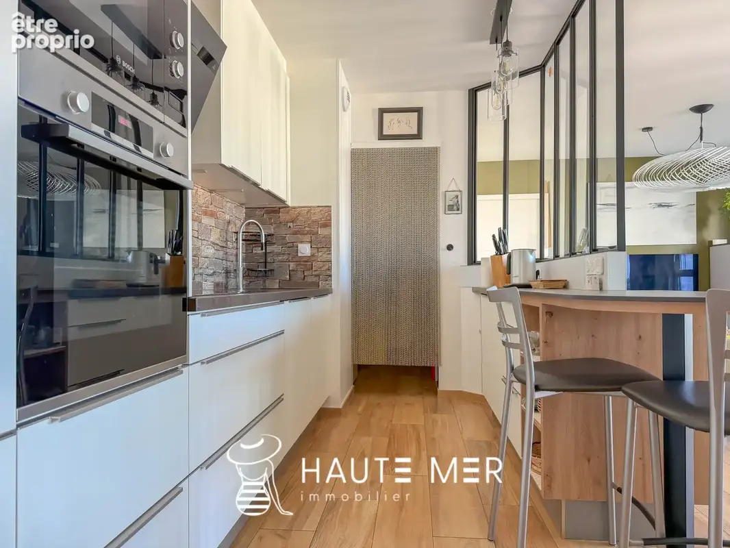 RÉGATE - Appartement T4 avec garage et parking aux Présidents - photo 11