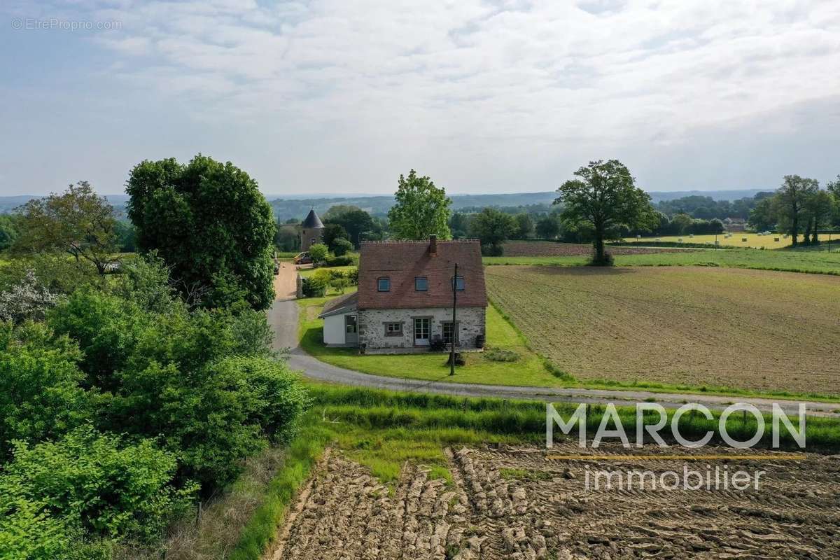 Maison à DUN-LE-PALESTEL