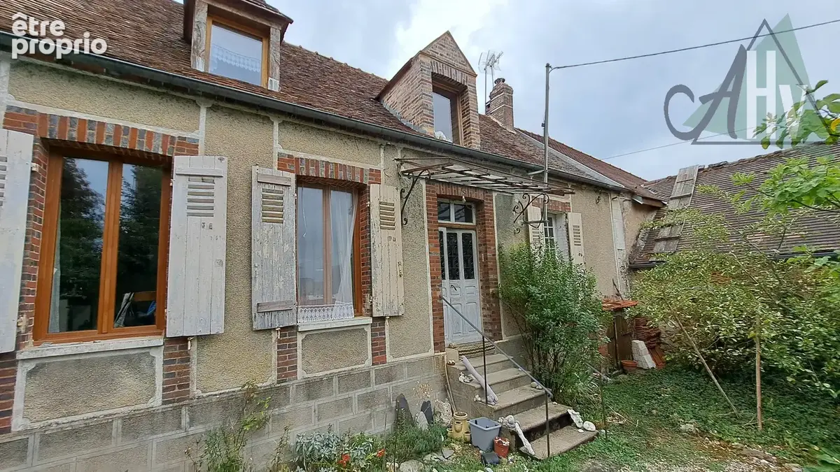PROCHE THORIGNY SUR OREUSE - Longère de 115 m2 avec 3 chambres, grange et jardin. - photo 2