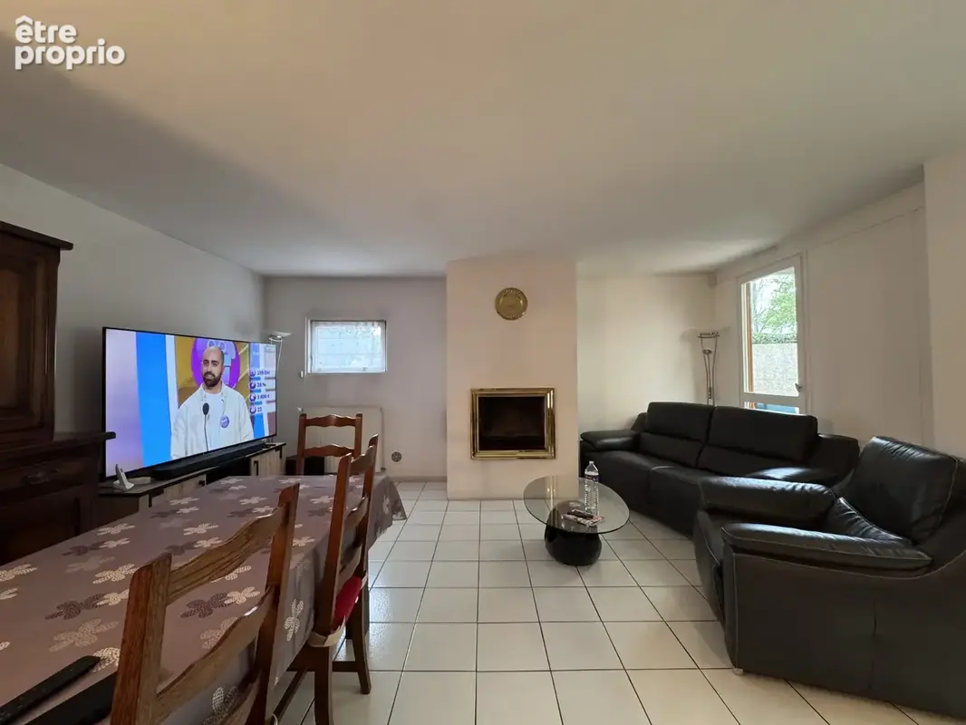 Séjour d'une maison situé proche A13