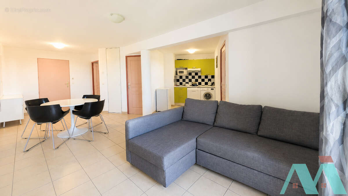 Appartement à SIGNES