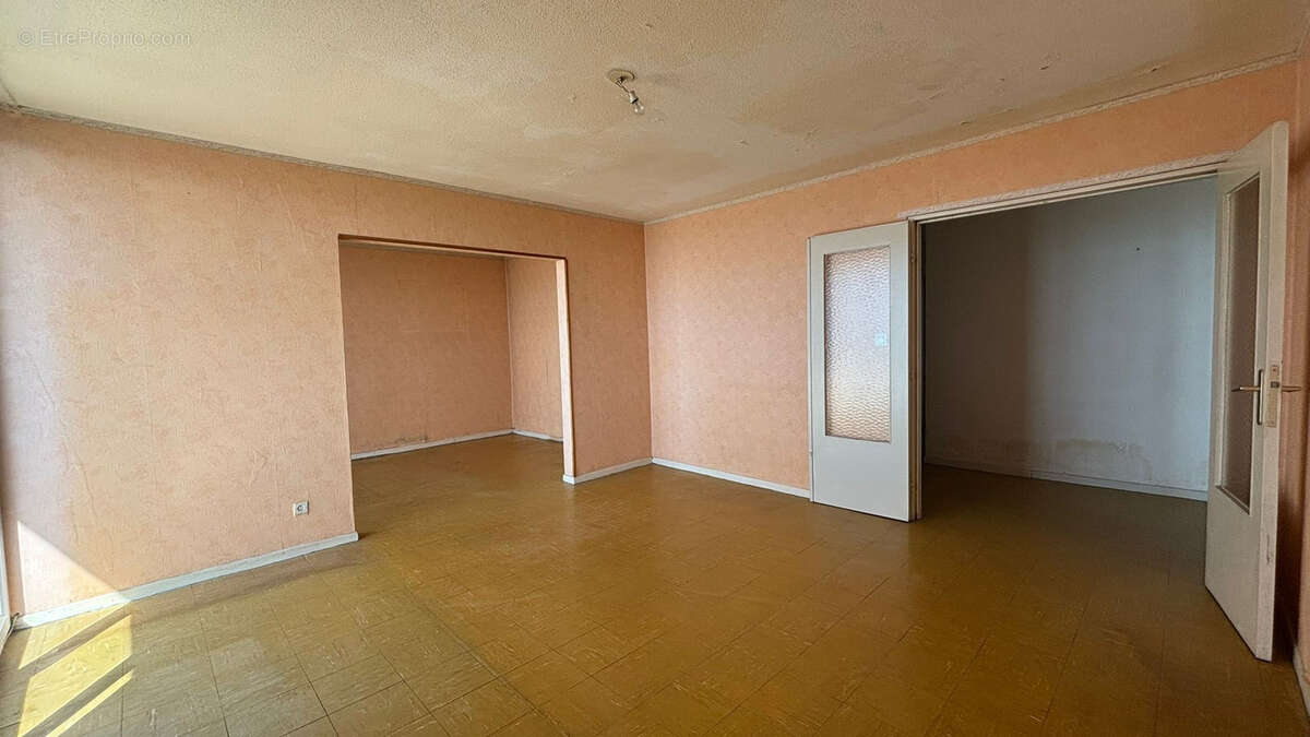 Appartement à PORT-DE-BOUC