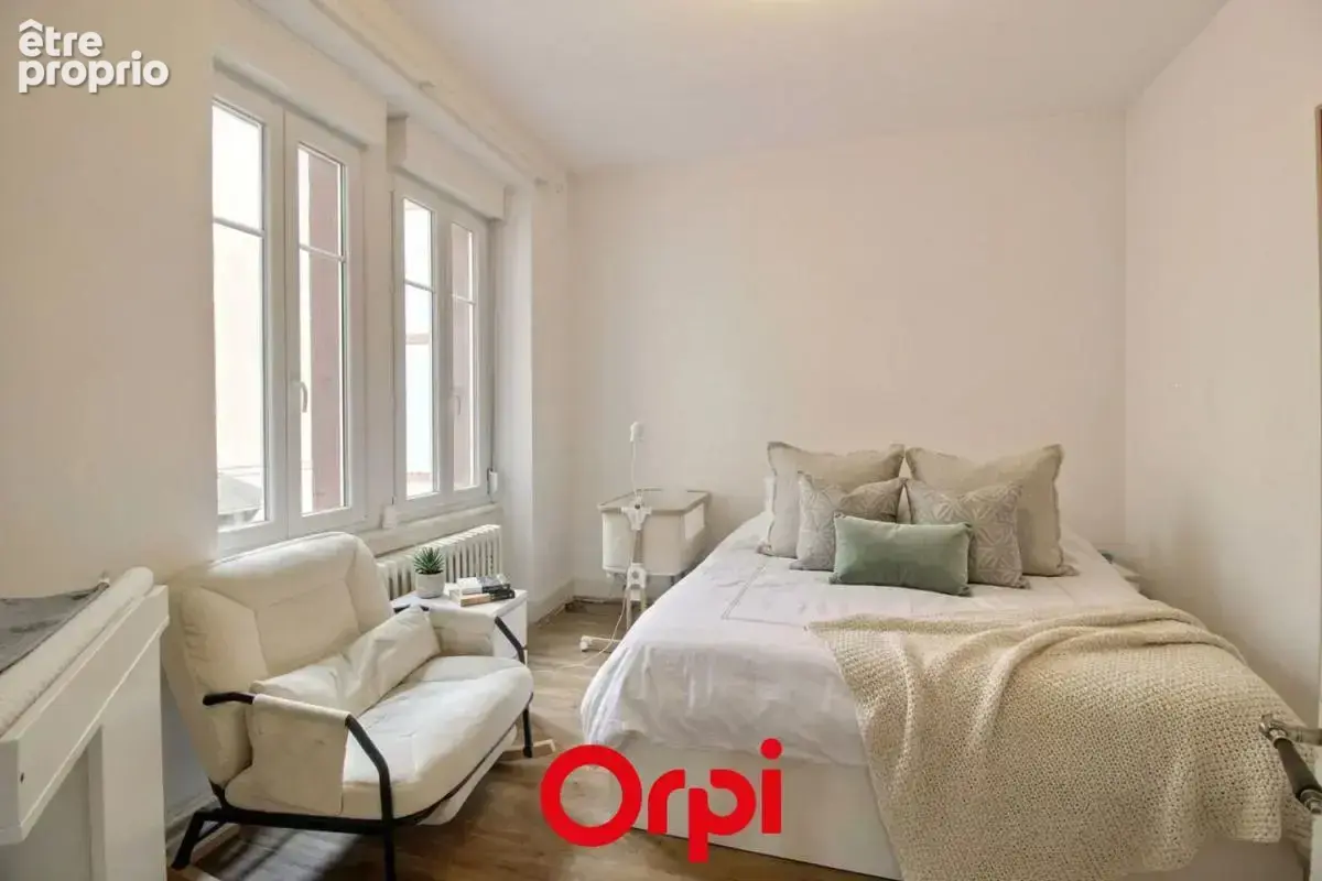 Strasbourg-Contades 4 pièces de 93m², séjour baigné de lumière de 36 m² avec balcon (DPE D) - photo 4