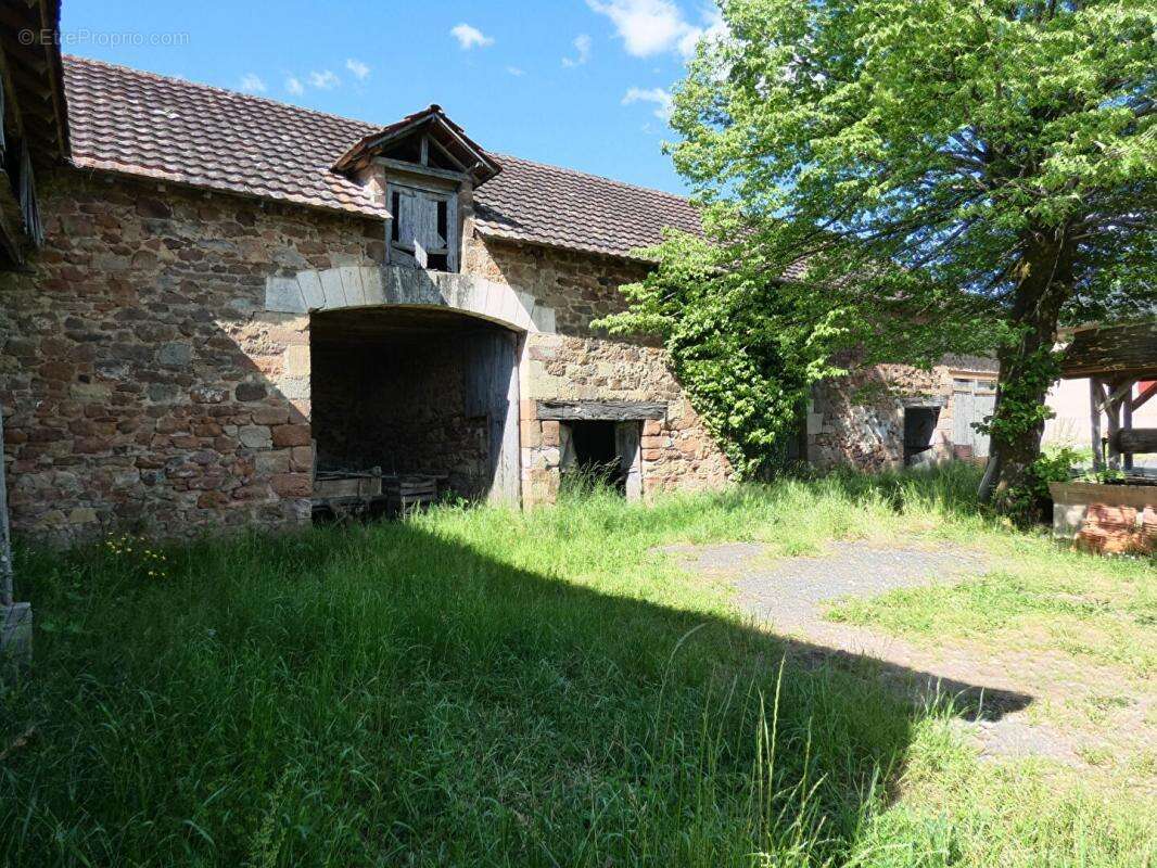 Maison 94 m2 habitables / 3 chambres / grange / terrain 1 hectare environ - photo 6