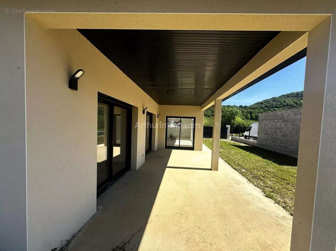 Maison à MAGNIEU