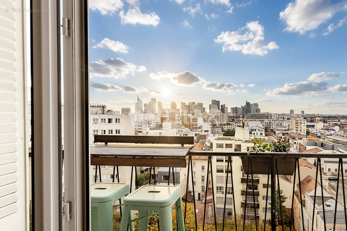 Appartement à COURBEVOIE