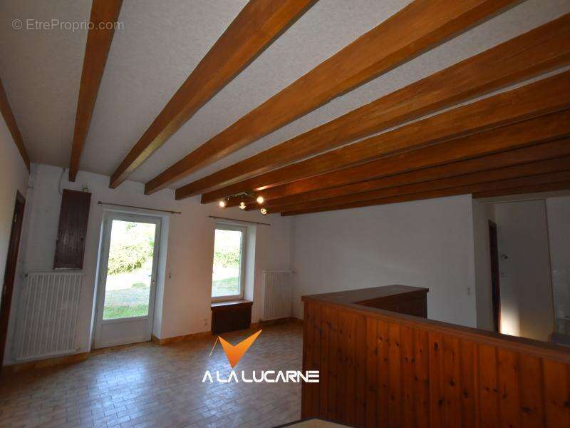 Maison à COURLAY