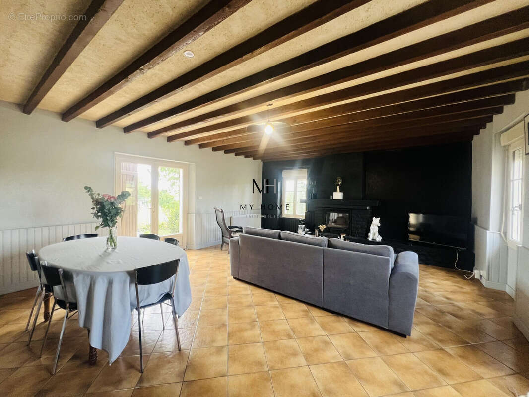 Maison 121 m² à Saint-Leonard-Des-Bois  - photo 6