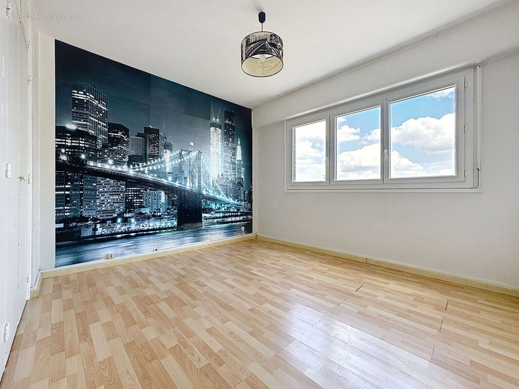 Appartement 2 pièces 57m2 dernier étage avec ascenseur cave et place de parking privative 59300 VALENCIENNES - photo 5