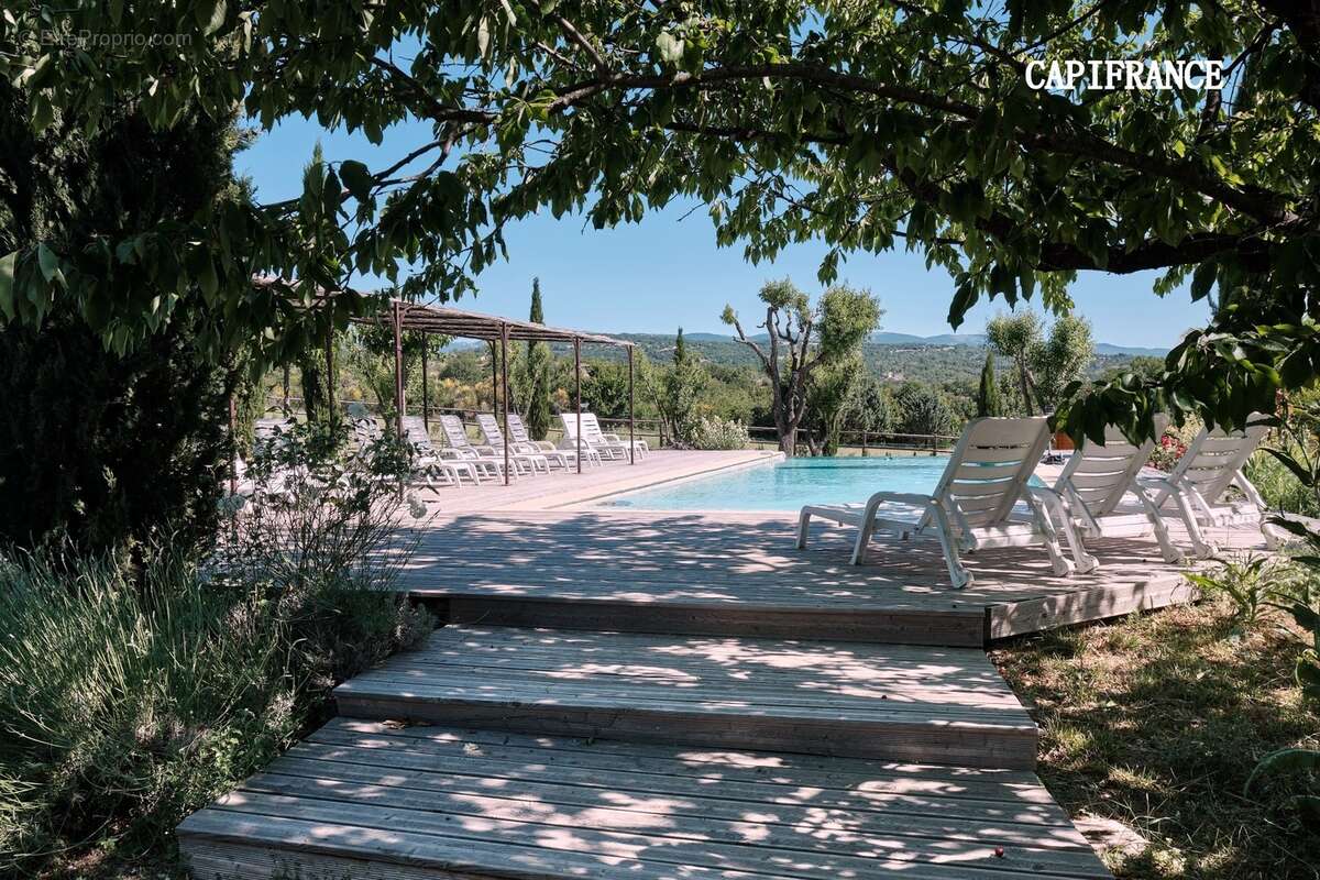 Propriété hébergement/événementiel dans le Luberon, 6,3 ha, 80 couchages, 1090 m2 - photo 7