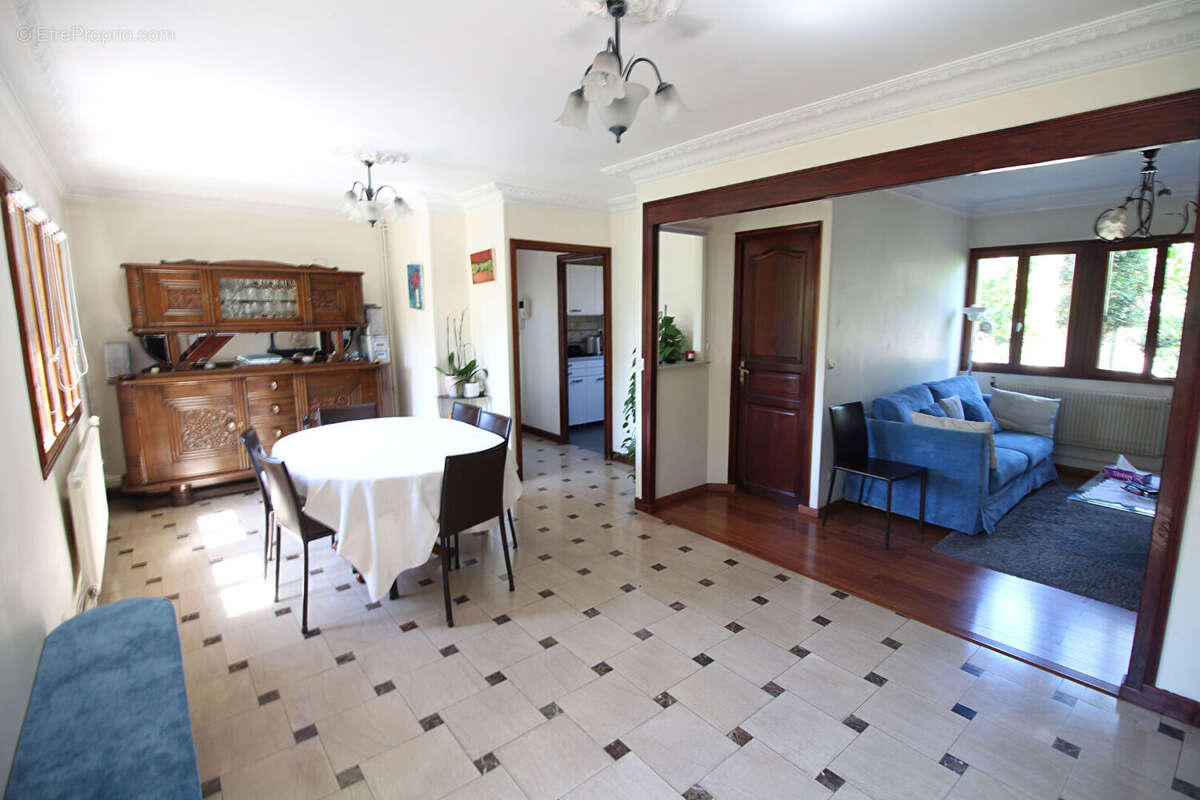 Maison à SARTROUVILLE