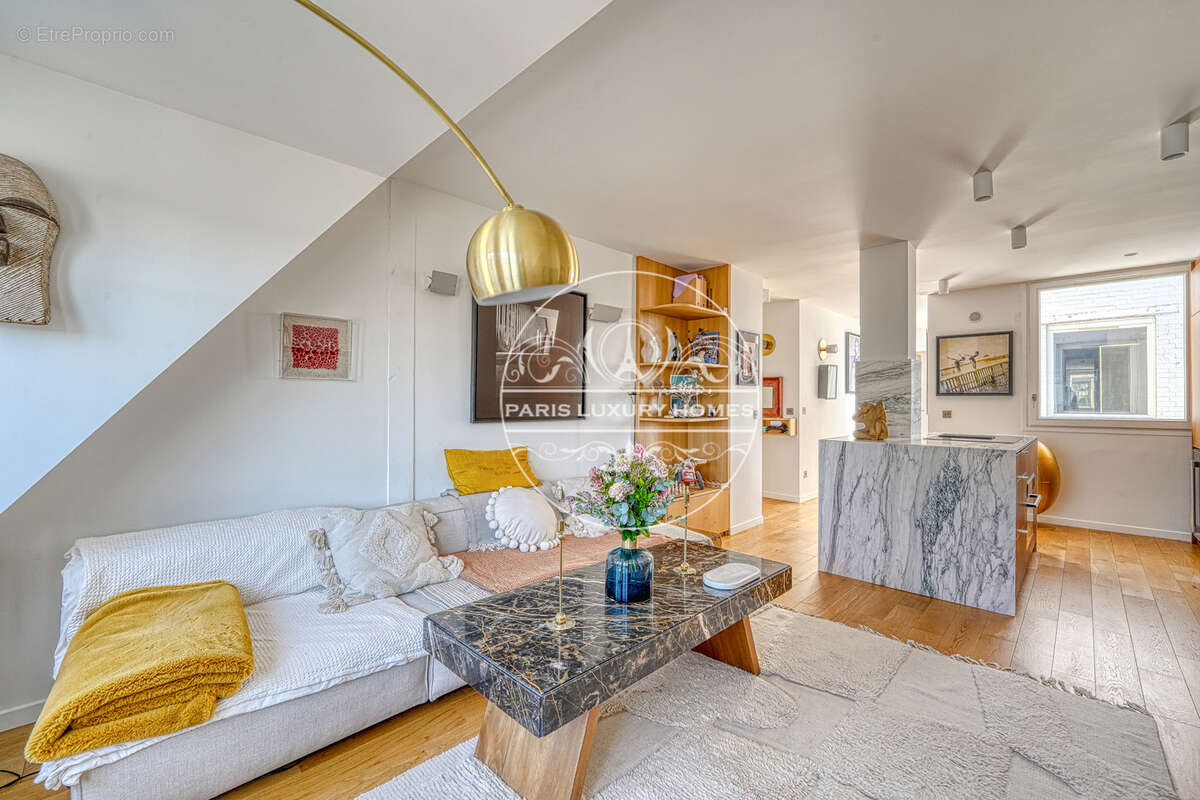 Appartement à PARIS-2E