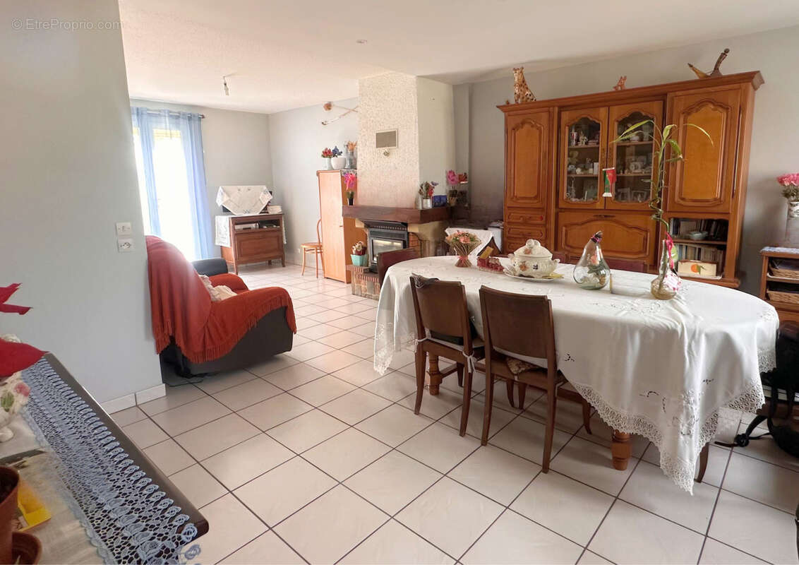 Maison à RAVEL