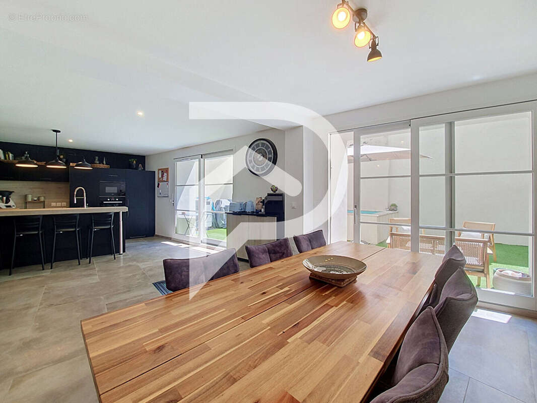 Maison à vendre Le Teil 8 pièce(s) 237 m2 - photo 11