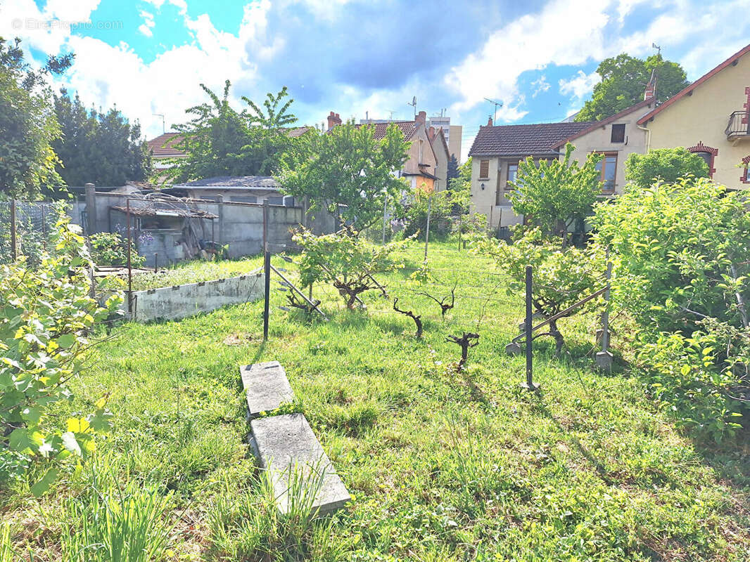 Maison à MONTLUCON