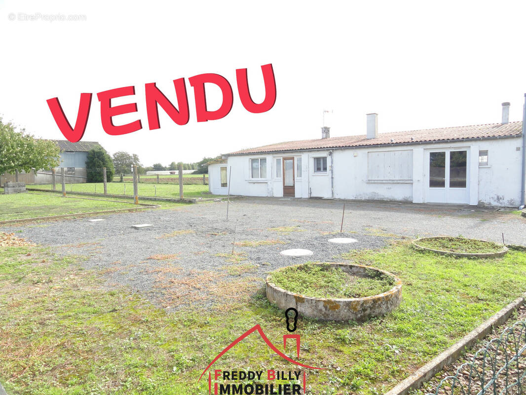 Maison à SAINT-VARENT