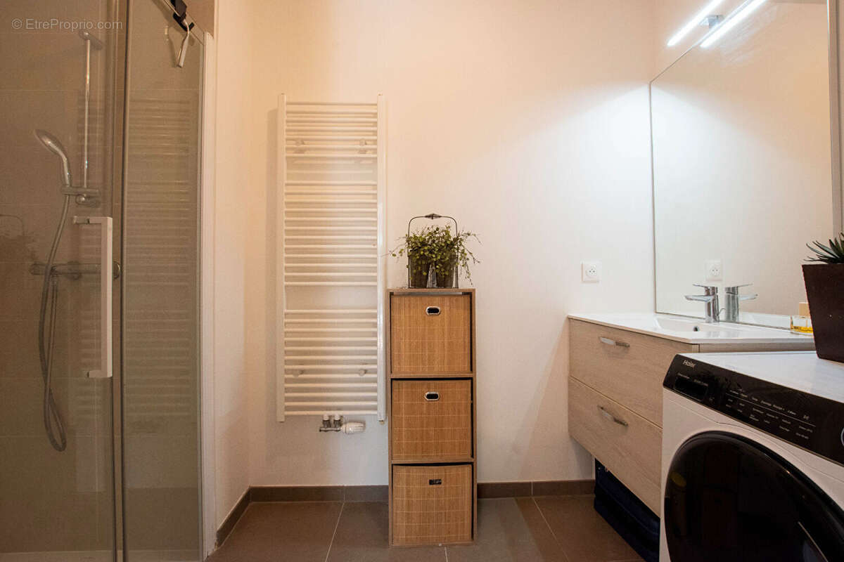 Appartement à FOURAS