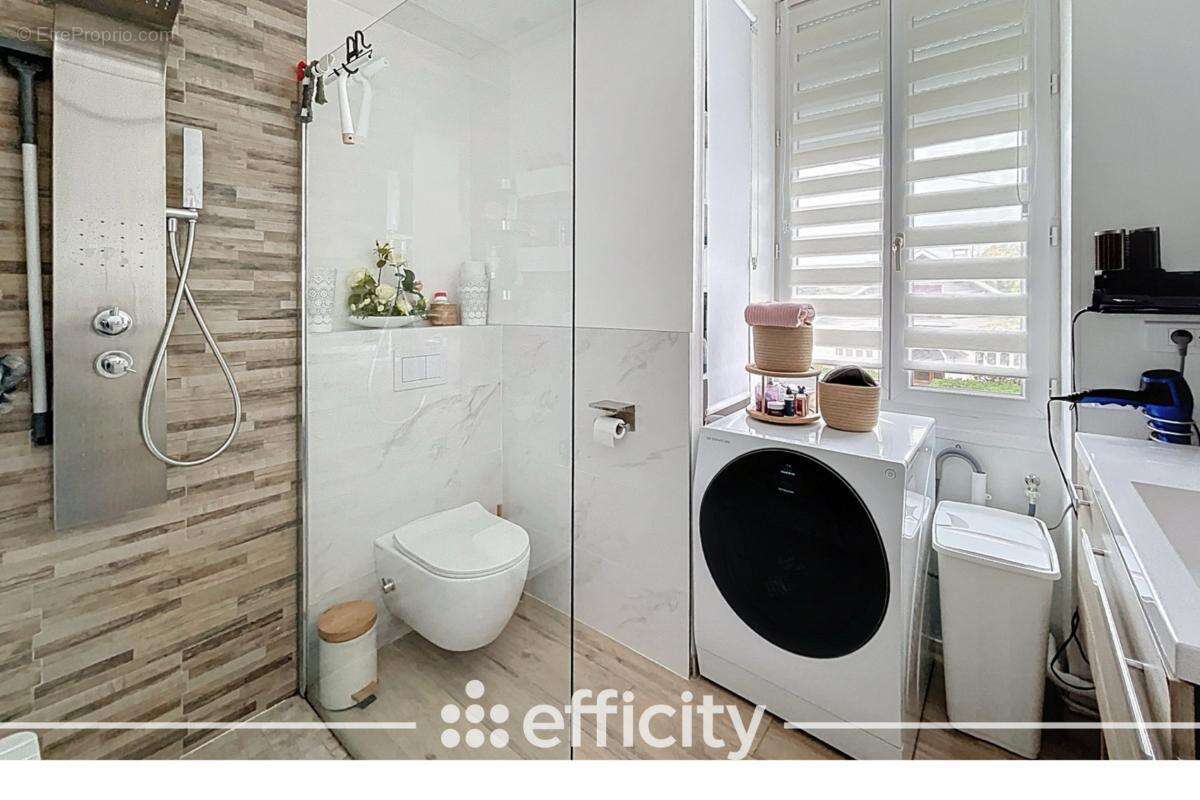 Maison à CHARVIEU-CHAVAGNEUX