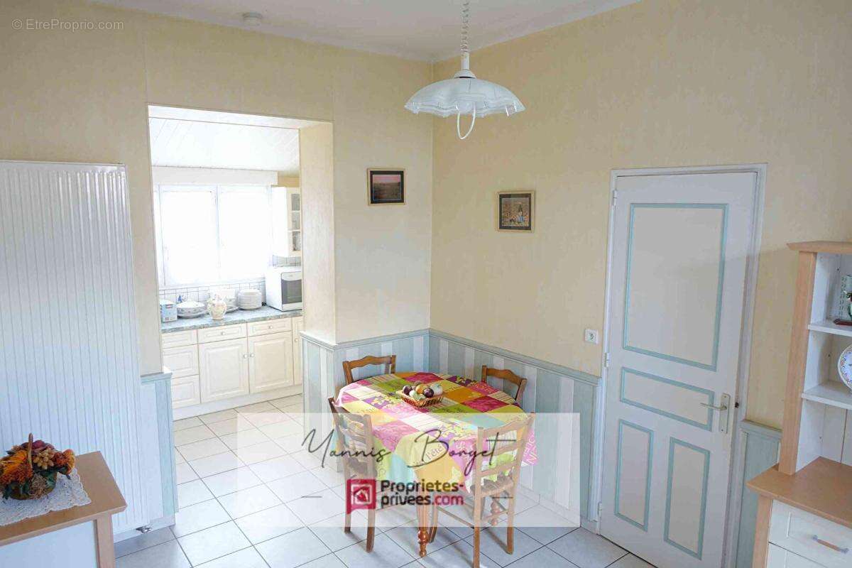 Maison à LES BROUZILS