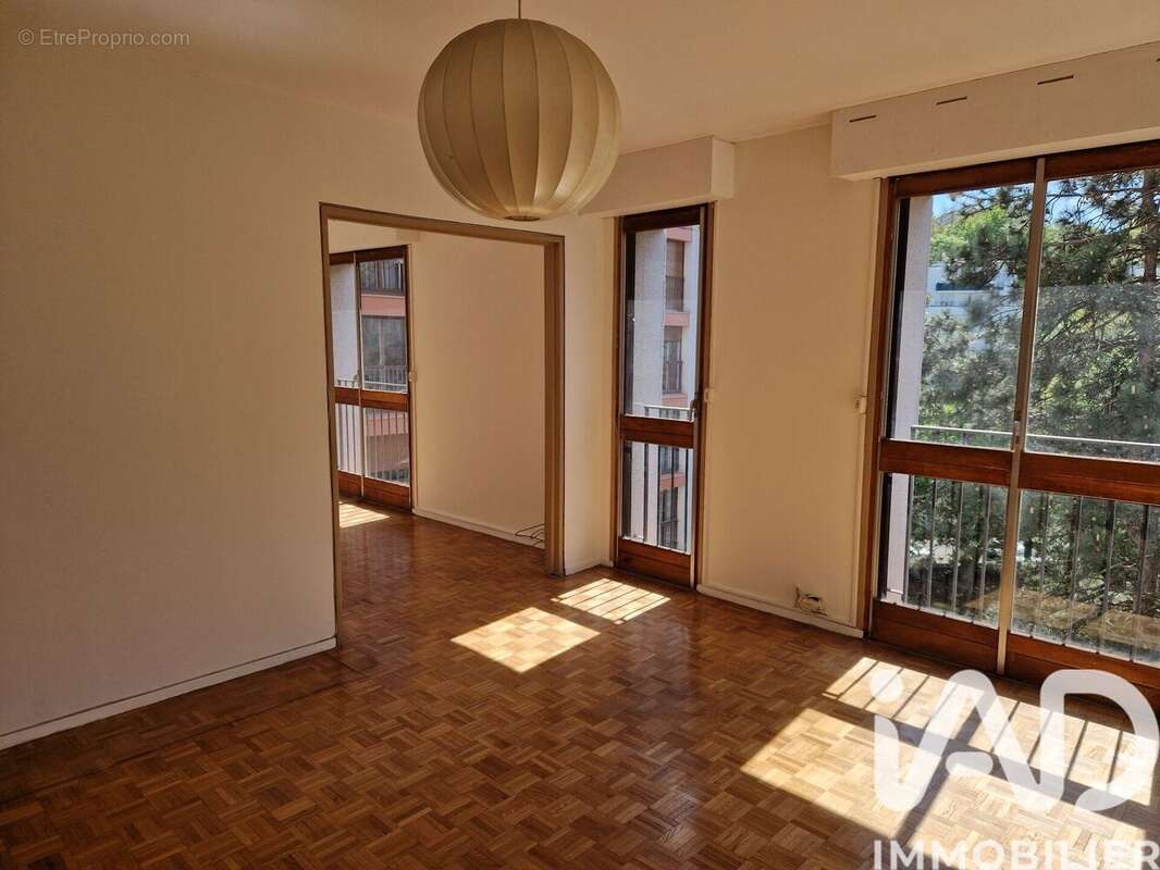 Photo 2 - Appartement à VIRY-CHATILLON