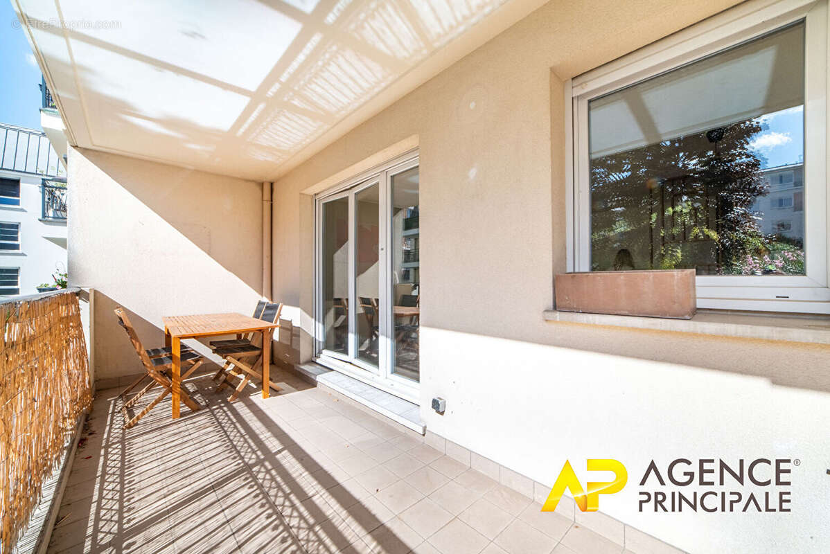 Appartement à LA GARENNE-COLOMBES