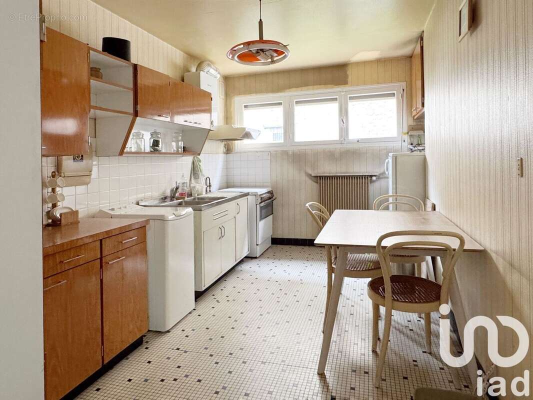 Photo 4 - Appartement à COURBEVOIE