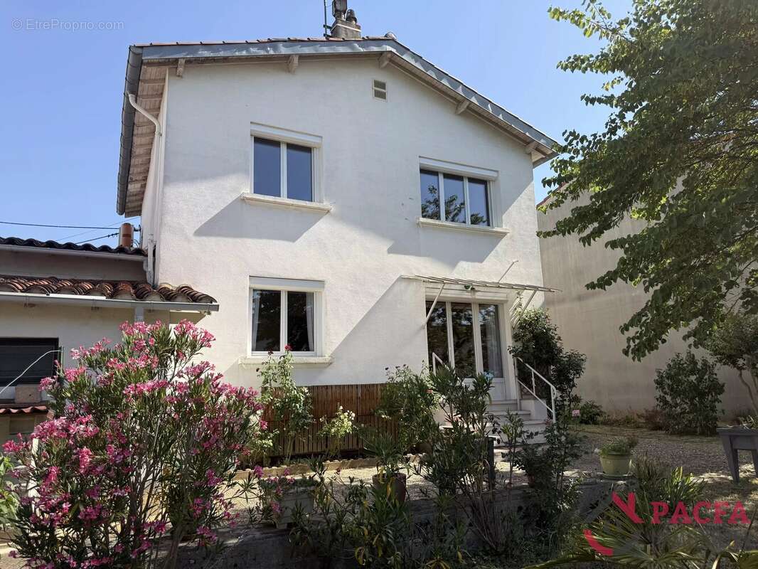 CASTRES -  Crabié, maison avec garage et jardin - photo 13