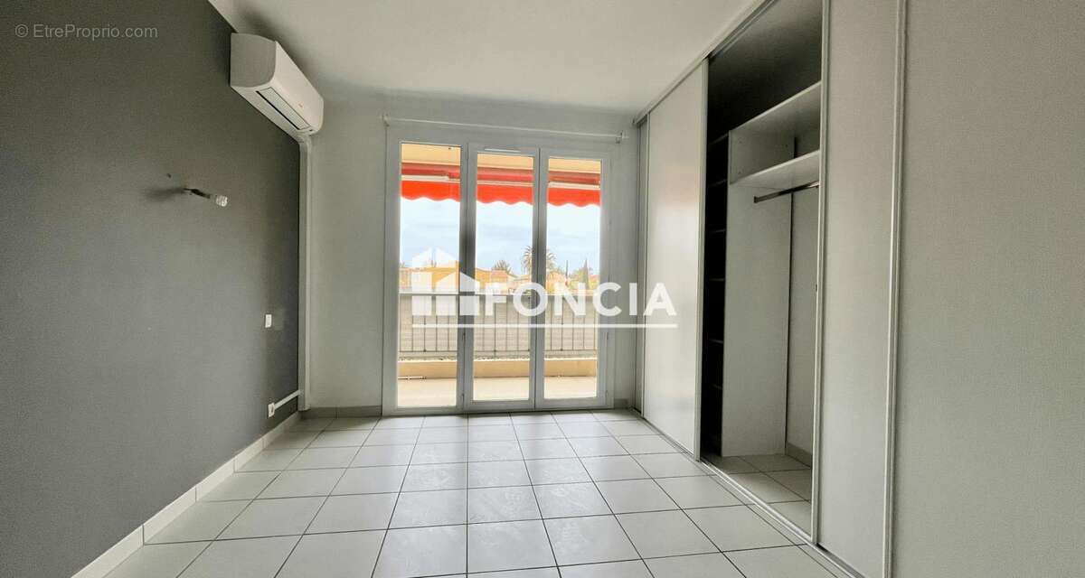 Appartement à SAINT-CYR-SUR-MER