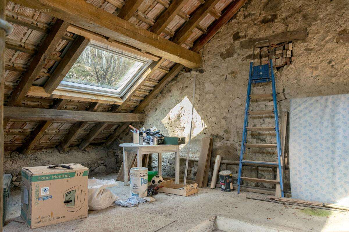 Maison à AUXELLES-HAUT