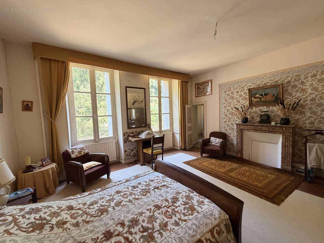 Manoir de caractère et sa maison de gardien au cœur d'un petit village charentais - photo 10