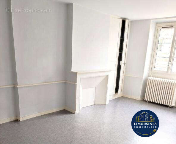 Appartement 320 m² à Saint-Junien  - photo 3