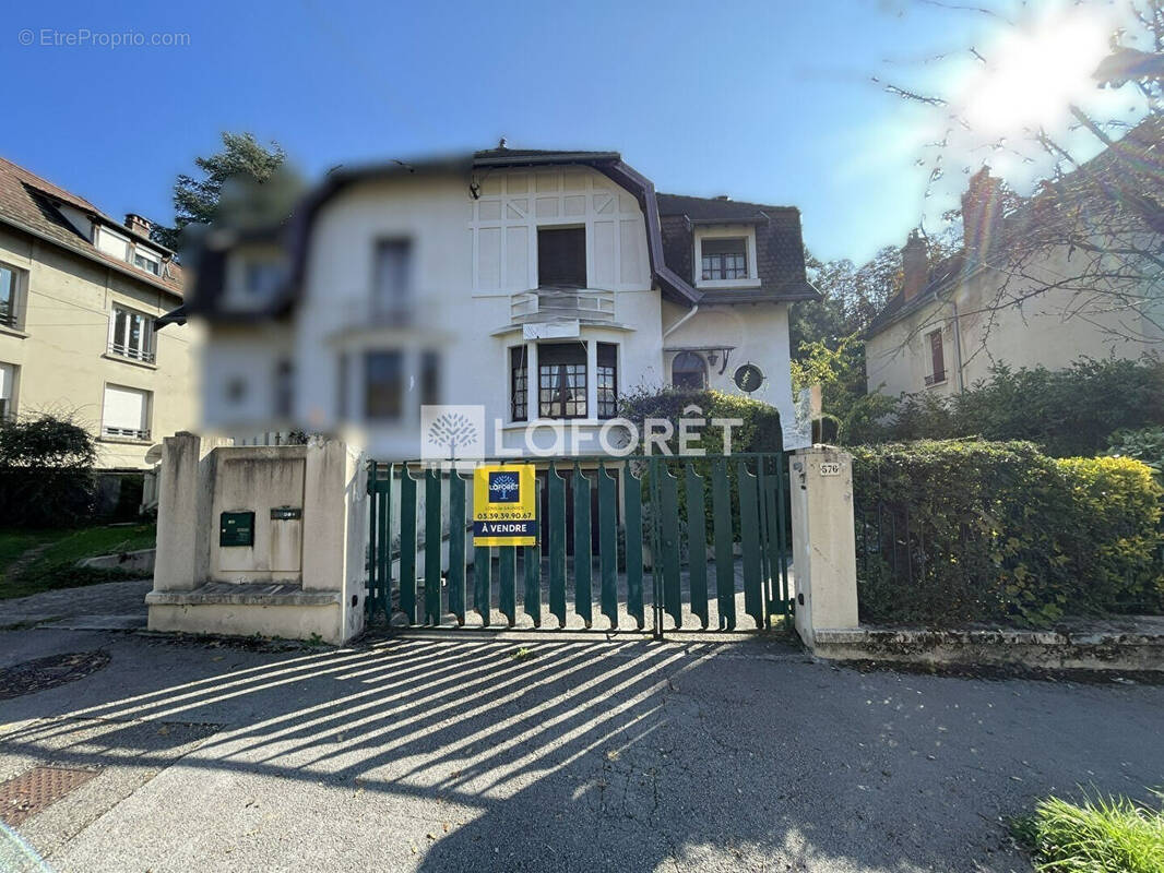 Maison à LONS-LE-SAUNIER