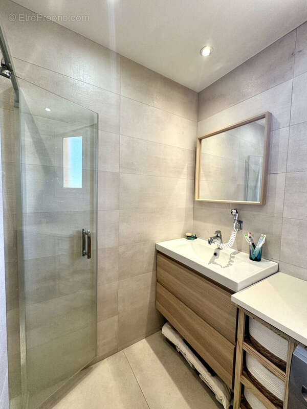 Appartement type 4 62m2 entièrement rénové - photo 11
