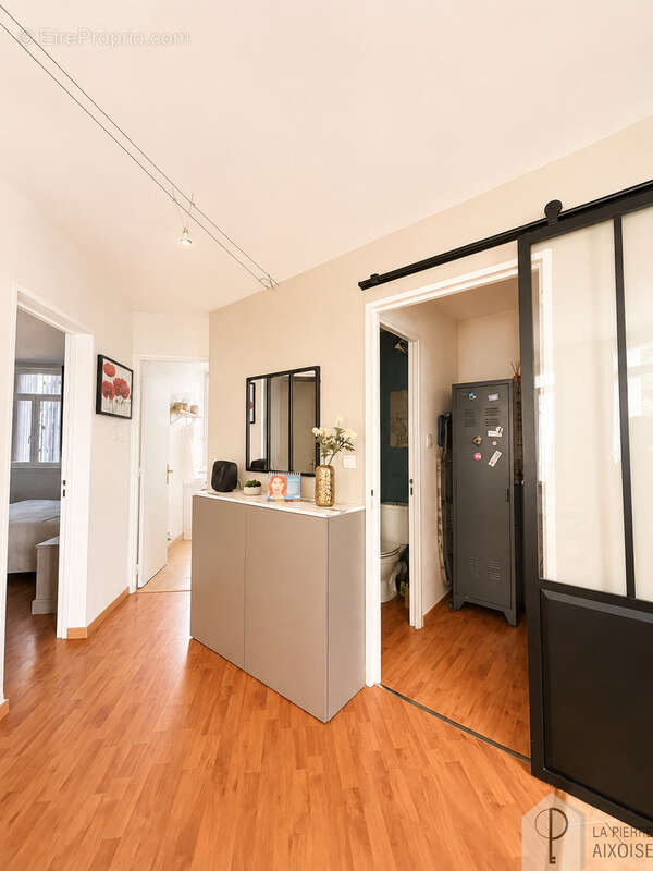 Appartement T4 70m2 - 3 chambres - Aix Beauregard - photo 8