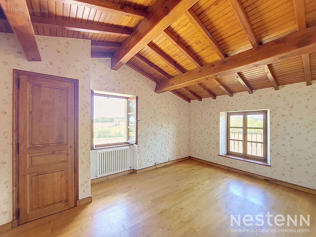 A Vendre Bâtisse en pierre de 209 m² en partie rénovée avec dépendances sur parcelle de plus de 1.2 ha - photo 10