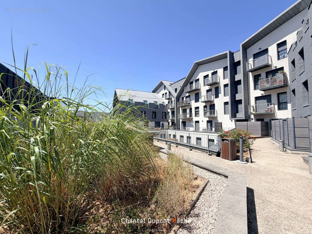 CHARTRES CENTRE VILLE - Appartement coup de cœur avec terrasse, parking sécurisé en sus. - photo 10