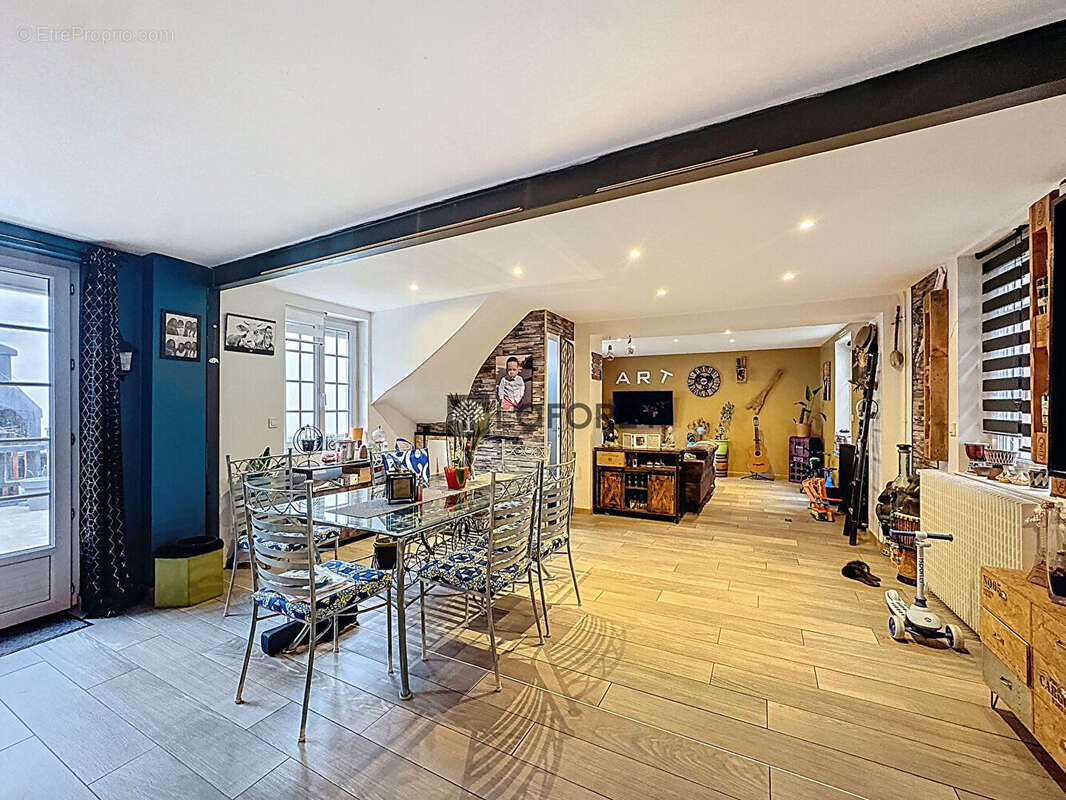 Maison à OISSEL
