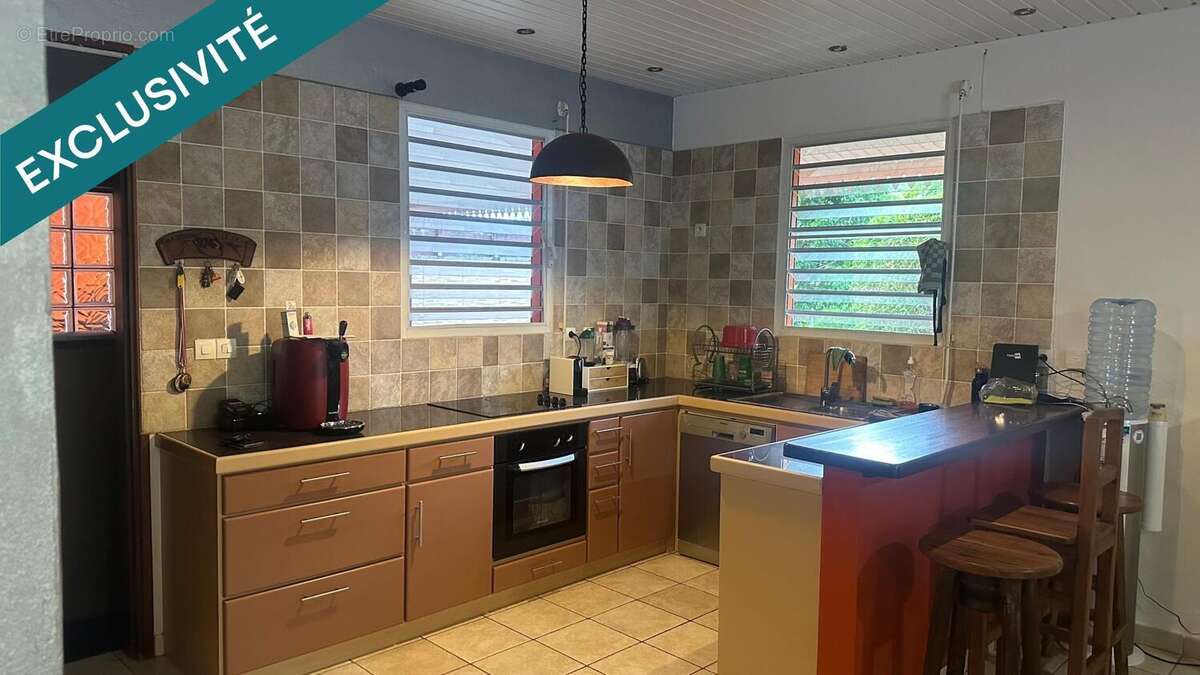 Photo 3 - Maison à REMIRE-MONTJOLY