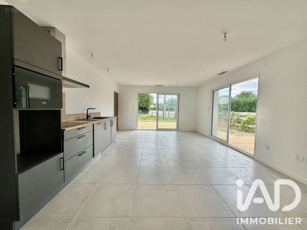 Photo 2 - Maison à SALLES