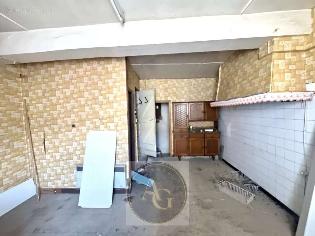 Appartement à MAS-SAINTES-PUELLES